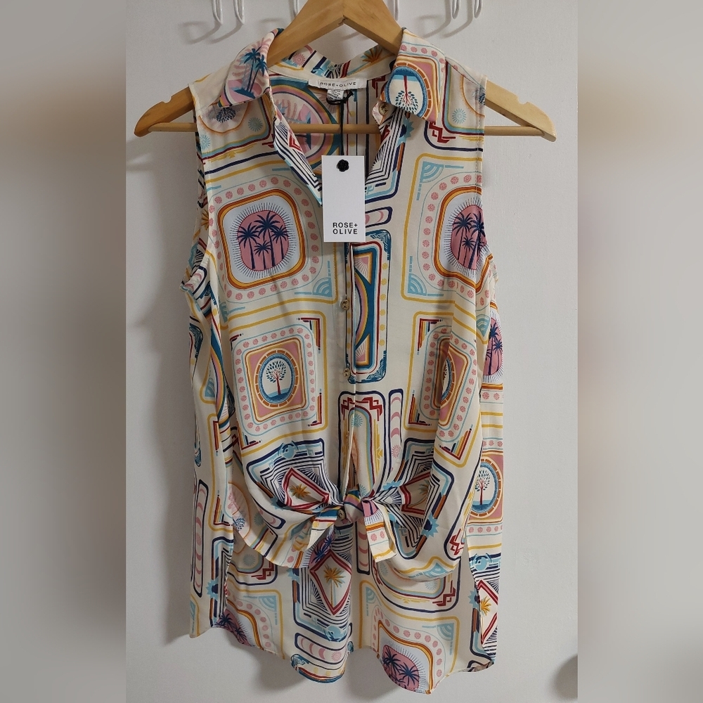 Rose & Olive Geometric Print Sleeveless Blouse